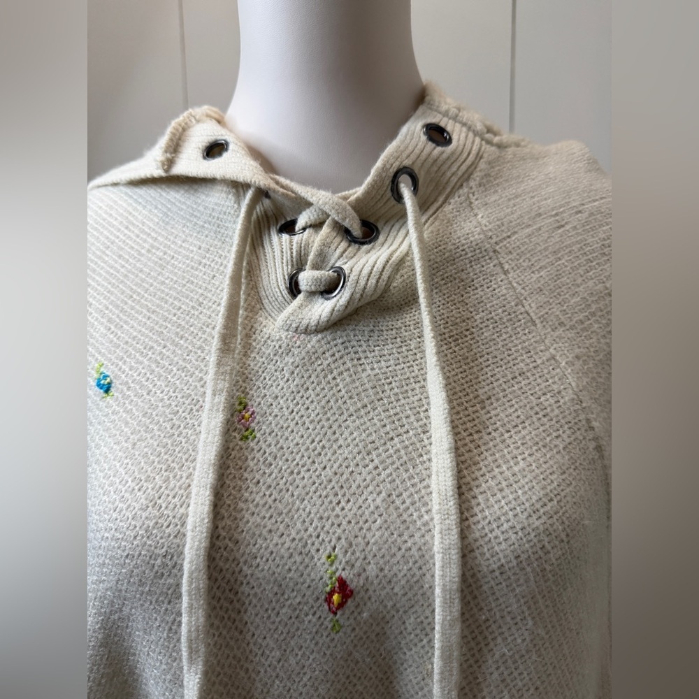 Max Edition Cream Knit Poncho with Fringe - Picture 4 of 8